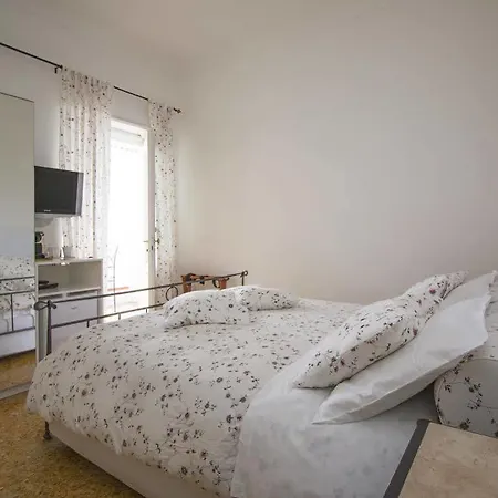 La Giuliva Charming Bed & Breakfast 2*
